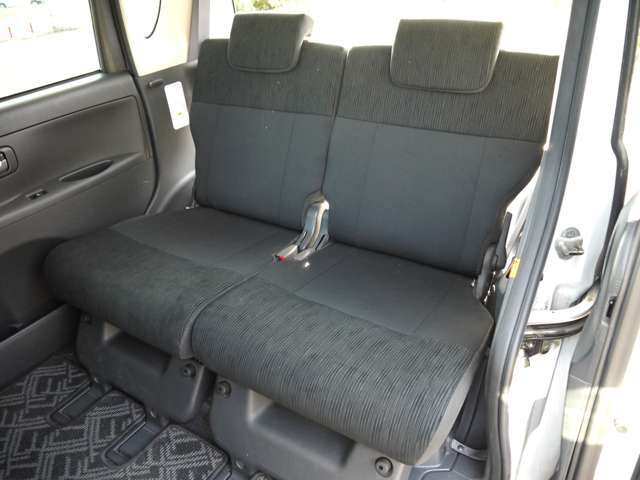 シート自体は使用感もなく綺麗な状態です