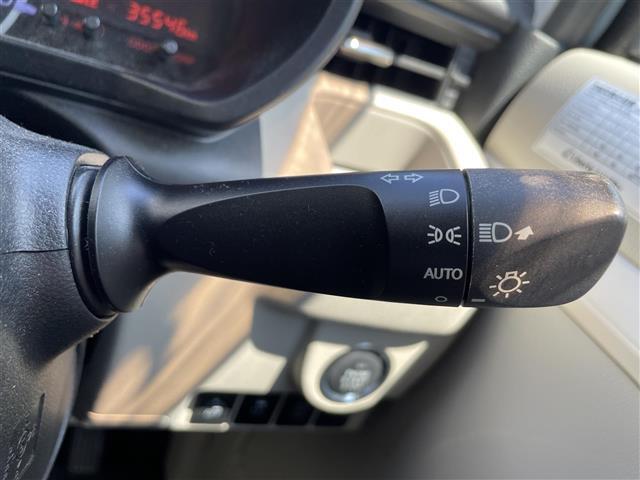 【　オートライト　】オートライトなのでライトの点け忘れを気にすることなく運転が出来ます。