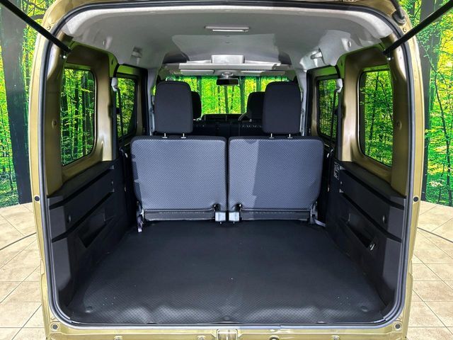 普段のお買い物や通勤、送迎等に十分な荷室スペースを確保しております。セカンドシートを倒すと、大きな荷物の積載も可能です♪