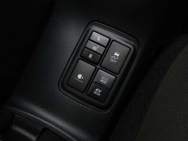 社外9型SDナビ・フルセグ・Bカメラ・Bluetooth・ビルトインETC・シートヒ-ター・ナノイー・プリクラッシュ・LKA・オートハイビーム・ソナー・走行34，790km