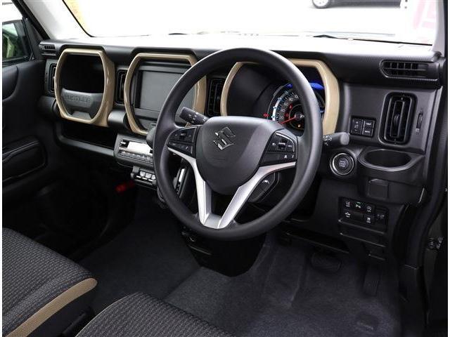 前席全体　目線も高く広い視界で安心して運転することができますね！