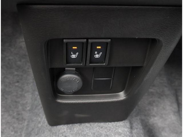 運転席/助手席シートヒーター付です。
