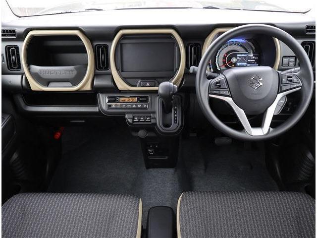 前席全体　目線も高く広い視界で安心して運転することができますね！