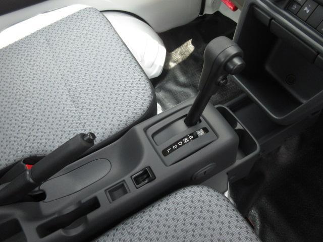 こちらのお車はご来店いただける方のみの販売に限らせていただきます。また、車両の状態・装備等は現車優先とし、ご確認いただきます。ご契約手続きは店頭にてお願い致します。