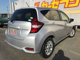 正規ディーラー整備工場完備ですのでご購入後のメンテナンスもしっかりサポート！とにかくクルマを売りたい人、買いたい人、買換えたい人、みんなにお得なカーセブンです☆是非ご来店お待ちいたしております！！