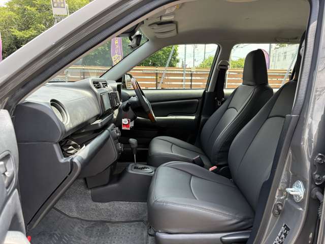 車内は目立つ傷・擦れなどはありません。ピラーもしっかり塗装されていて元の色がわかりません！