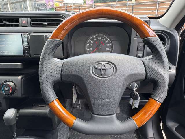 新品REAL　ステアリングを取付しました！車内のカスタム☆