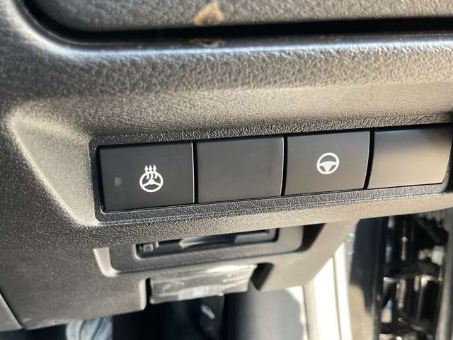 各スイッチ。ハンドルヒーター付き