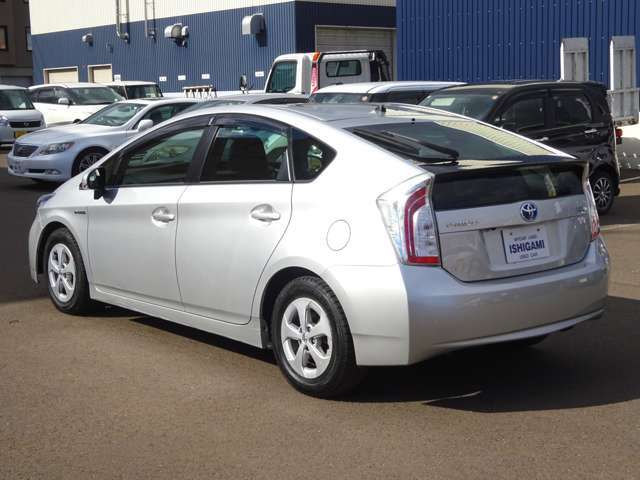 外装は大きな傷、凹みなどなく、目立った錆などもありません。綺麗な程度の良いお車です。