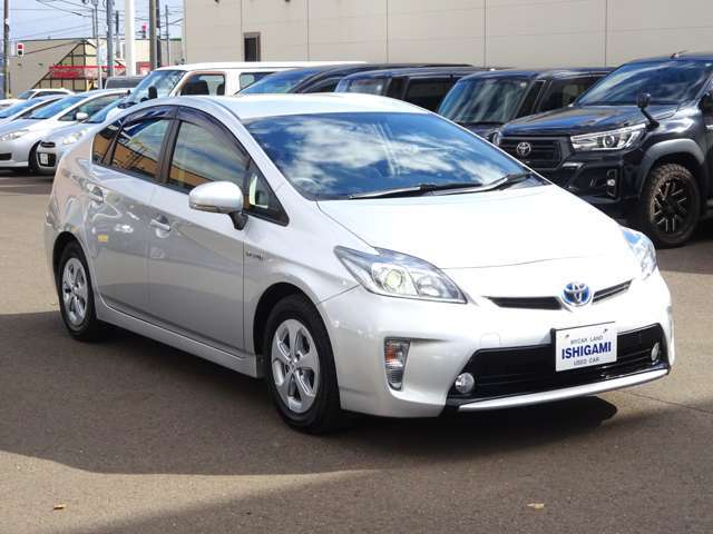 外装は大きな傷、凹みなどなく、目立った錆などもありません。綺麗な程度の良いお車です。