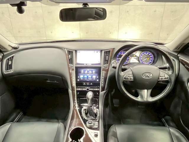 充実装備の1台入荷致しました♪ぜひ実車を見に来てください♪