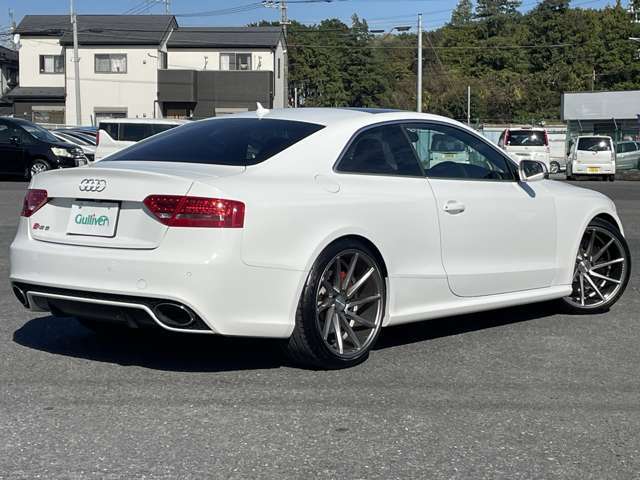 当店での限定販売車両となります。全国へご納車しておりますので遠方のお客様もお気軽にお問合わせ下さい！