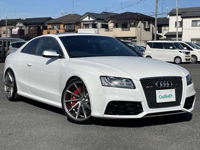 【拠点工場の設備】拠点のガリバー関東商品化センターは、車検・整備はもちろん板金・クリーニング設備までを網羅。大型設備でスポーツカー選びをサポート致します。