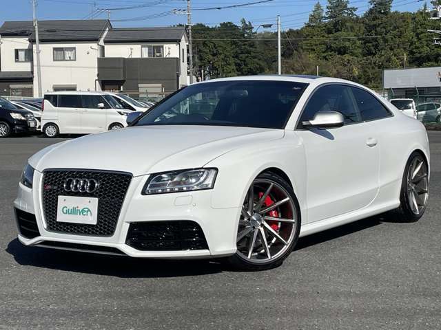 【カーセンサー出品までの流れ】全国ガリバーグループ店での直接買取仕入車両を中心にGTガレージにストック。商品車の一部は出品前に整備士・検査員によるコンディションチェックを実施しています。