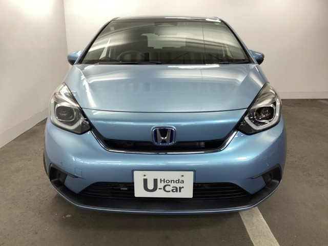 お客様に安全で快適なカーライフをお送りいただくために、中古車にも高いレベルの品質基準を設け、その基準に従って、全ての中古車について納車前整備を実施しています。
