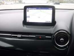 純正ナビにフルセグTVが付いています♪