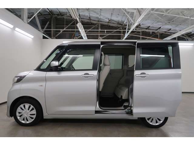 両側スライドドア