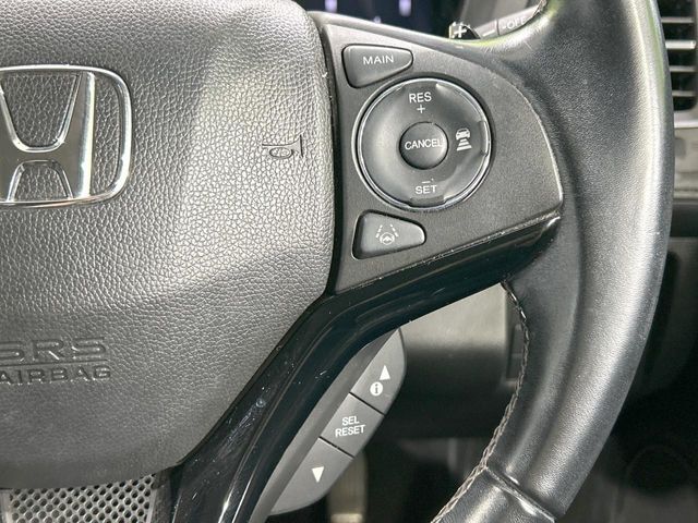 【アダプティブクルーズコントロール】高速道路での長距離走行が楽に！！自動で速度を保つクルーズコントロールが、衝突軽減システムと連携し、前方の車両を感知して車間を保つように速度調節してくれます！！