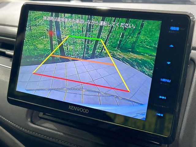 【バックカメラ】駐車時に後方がリアルタイム映像で確認できます。大型商業施設や立体駐車場での駐車時や、夜間のバック時に大活躍！運転スキルに関わらず、今や必須となった装備のひとつです！