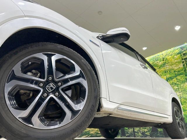 【純正17インチアルミホイール】外観にマッチした純正アルミホイールを装着しております。各種社外アルミホイールや、スタッドレスタイヤも取扱いしております。是非ご相談くださ