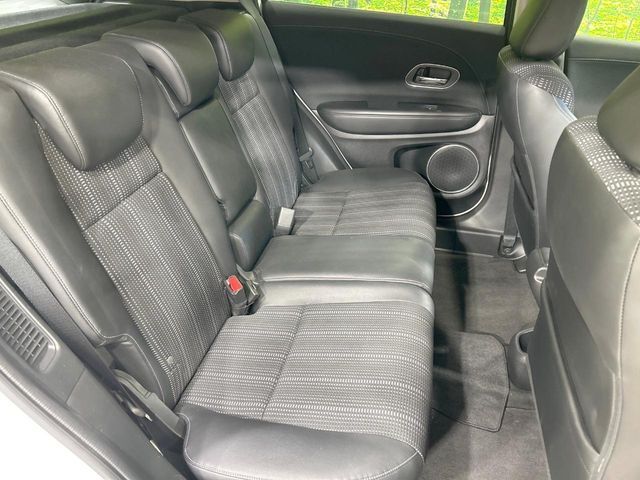 後部座席も気になるようなキズ・汚れやへたり等、大きなダメージはなく、良好な状態です。
