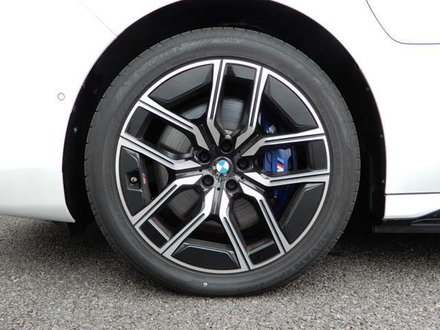 左前フロント 255/45R20