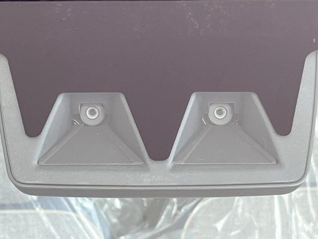 【スマートアシスト】走行中に前方の車両等を認識し、衝突しそうな時は警報とブレーキで衝突回避と被害軽減をアシスト。より安全にドライブをお楽しみいただけます。