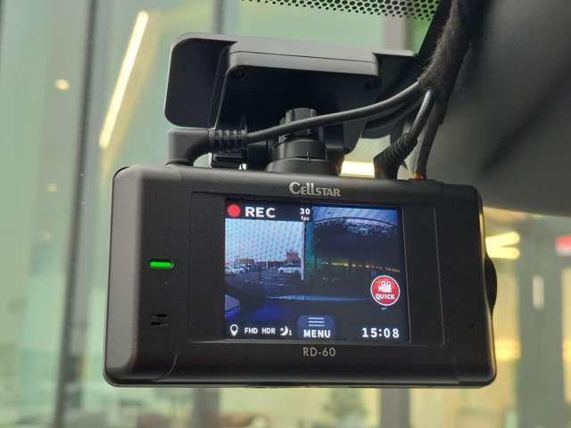 【ドライブレコーダー】映像・音声などの運転中の記録を残します。事故などを起こした起こされた時の証拠になりえますので、もしも時でも安心ですね。