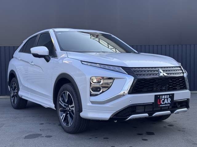 右斜め前の画像です。3年間のUCARプレミアム保証がついております。