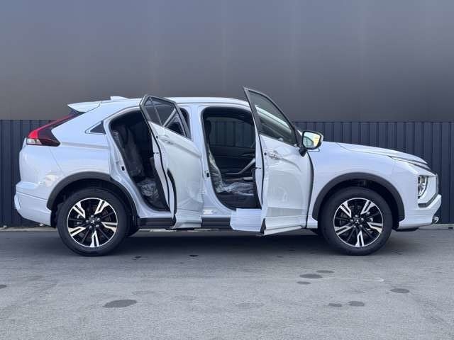 右側のドアオープン画像です。