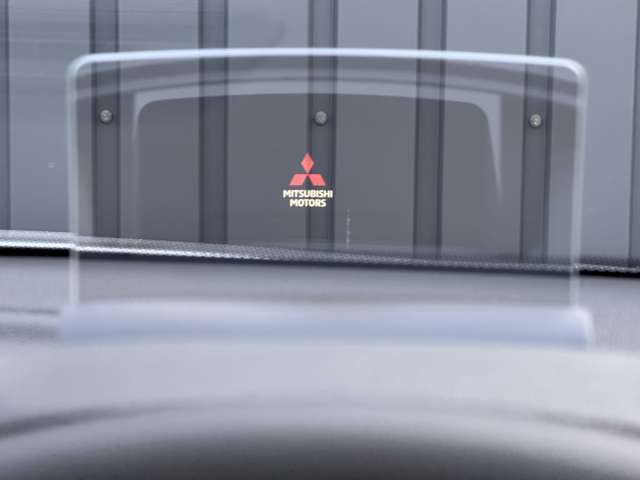 HUD、ヘッドマウントディスプレイを装備しています。