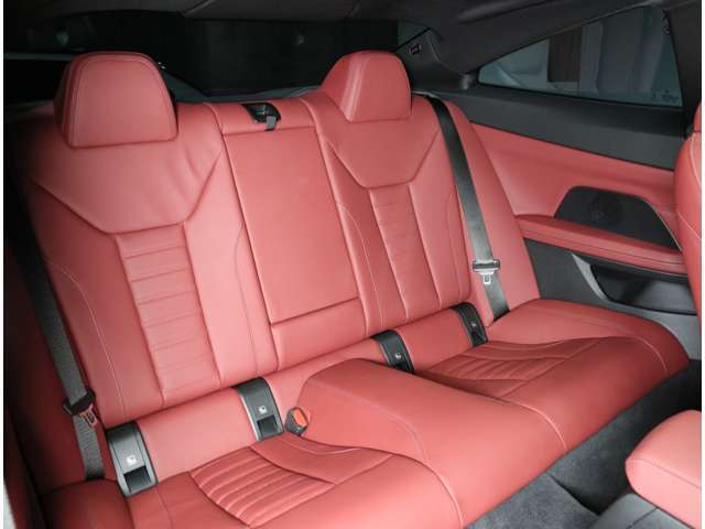 BMW Premium Selection品川では全国納車に対応しております。担当スタッフがお客様のご自宅までお届けも可能です。
