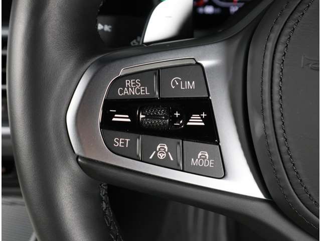 プレミアムセレクション2年保証のお車は2年延長保証にご加入頂けます。プレミアムセレクション2年保証からさら最大2年間、合計4年間の保証をお受け頂けます。対象箇所の不具合は無償修理をご提供致します。