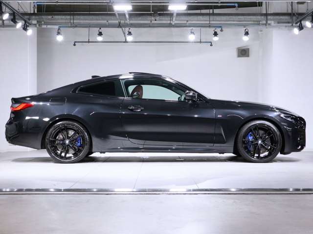 プレミアムセレクション2年保証のお車は2年延長保証にご加入頂けます。プレミアムセレクション2年保証からさら最大2年間、合計4年間の保証をお受け頂けます。対象箇所の不具合は無償修理をご提供致します。