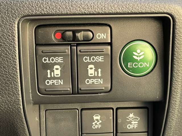 シンプルで操作しやすいボタン類