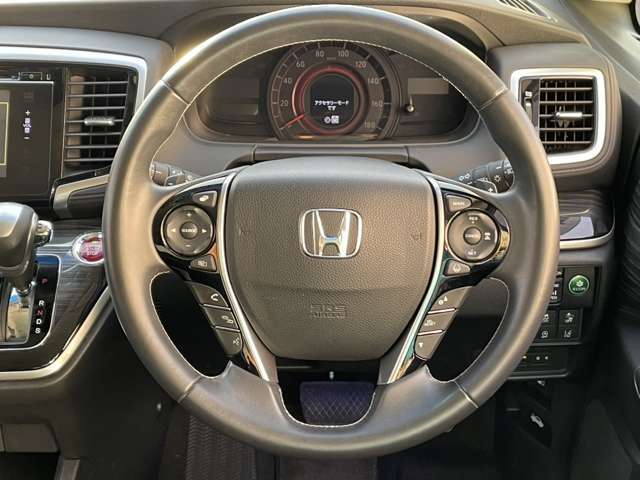 操作しやすいステアリング！