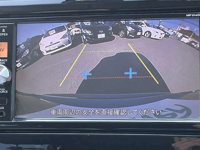 【　バックカメラ　】便利なバックカメラ装備で安全確認を頂けます。駐車が苦手な方にもオススメな便利機能です♪