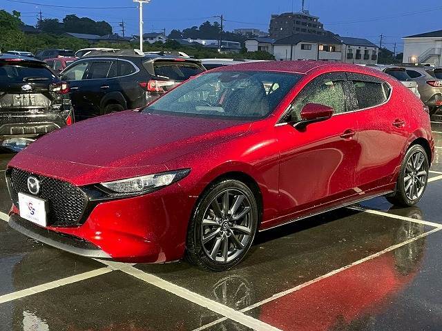 自動車と一緒に任意保険もご相談下さい。専任スタッフがお車にに合った内容をご提案させていただきます。
