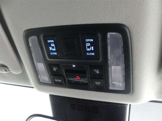 ワンタッチでパワースライドドアを開閉できますよ。