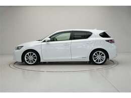 HV車です。静かな走りを楽しめます。トヨタ専用の診断機でHVシステムを精密に点検していますのでご安心ください。