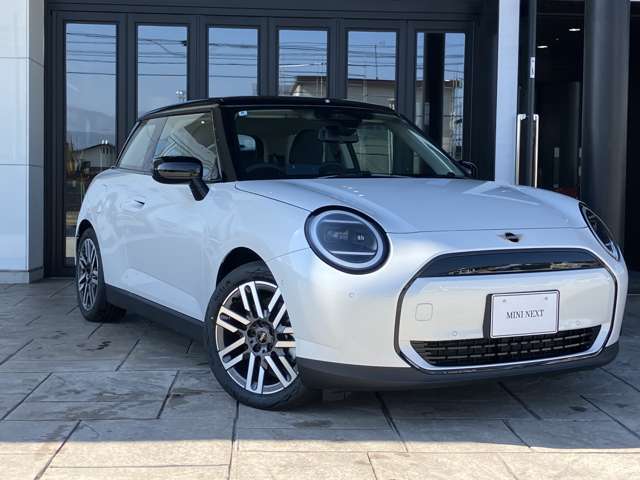 MINI NEXT 山形は、MINI 正規ディーラーとして設立され、数々のMINIとお客様との運命的な出逢いをお手伝いさせていただきました。これからもお客様とMINIの出逢いをサポートいたします。