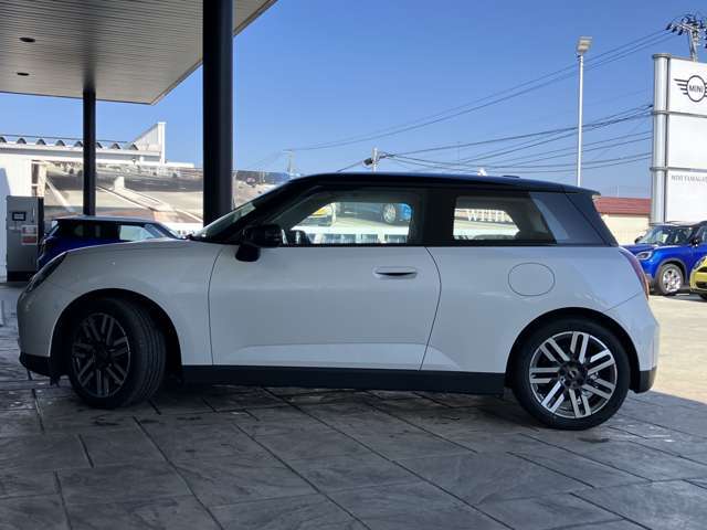 徹底した納車前点検とMINI　NEXTのメカニックが持つ高い技術力で、 高いクオリティを保っております。皆様のMINIライフを真心こめてサポートいたします。