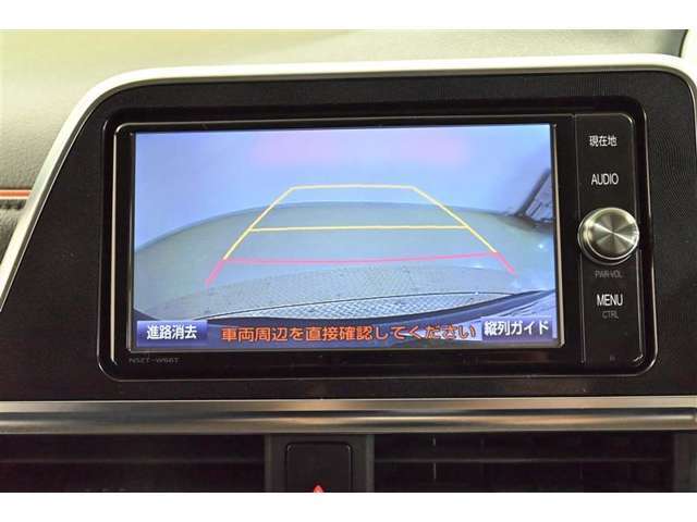 バックガイドモニターで、後方を確認しながら安心して駐車することができます。運転初心者も熟練者も必須の機能ですよ！