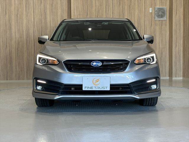 当社自慢のお車です。装備・機関系チェック済み♪横にこの車のセールスポイントを、写真と説明でアピールしてあります♪まずはご覧になってください。