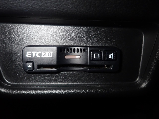 【ETC車載器】もはや必須アイテムのETCを搭載！高速道路のご利用時にとても便利！わずらわしい料金所での現金支払いが不要となりスムーズに通過できます♪