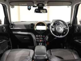 ■高年式、低走行、装備や価格に魅力があるなど、専門店の目線で厳選した高品質なミニのみ厳選し、約250台以上の新旧ミニの中からお気に入りの1台をお選びいただけます■マッチした1台がきっと見つかりますよ♪