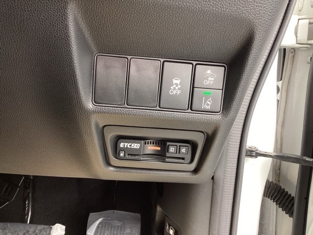 ETC付いてます。ETCが使用可能な道路通行料はキャッシュレスでスマートに走行できます。再セットアップして納車致します。