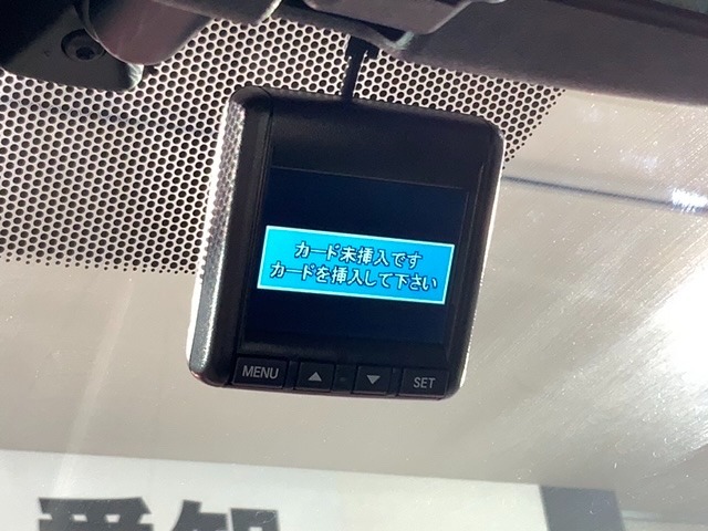 万が一の事故のときもドライブレコーダーがあると安心です。ご利用になる場合は個人情報保護の観点より新品の対応SDカードをお求め下さい。