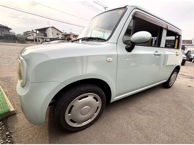 ヘッドライトも綺麗で実際に見ていただければこの車の良さが伝わるかと思いますので、ぜひ一度ご来店ください！