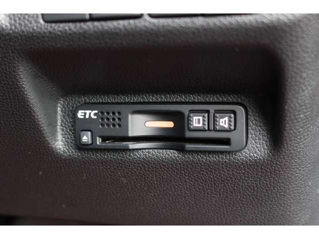ETC車載器付きで、高速道路の料金所もスイスイ通過！